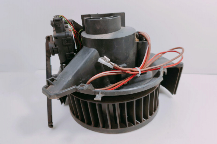 Ventilator habitaclu 24413827 / 83642906 Opel Zafira A [1999 - 2003]