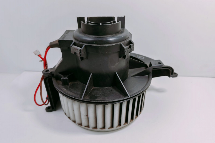 Ventilator habitaclu 52485309 Opel Astra G [1998 - 2009]