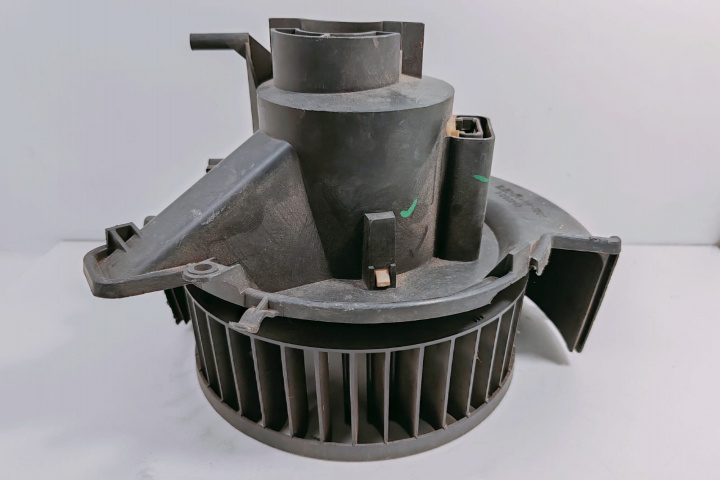 Ventilator habitaclu 83642210 / 24413827 Opel Zafira A [1999 - 2003]