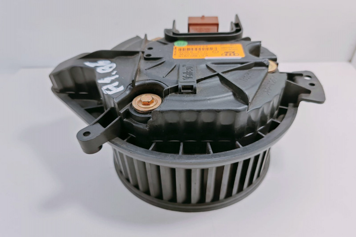 ventilator habitaclu 8E1820021B Audi A4 B7 [2004 - 2008]