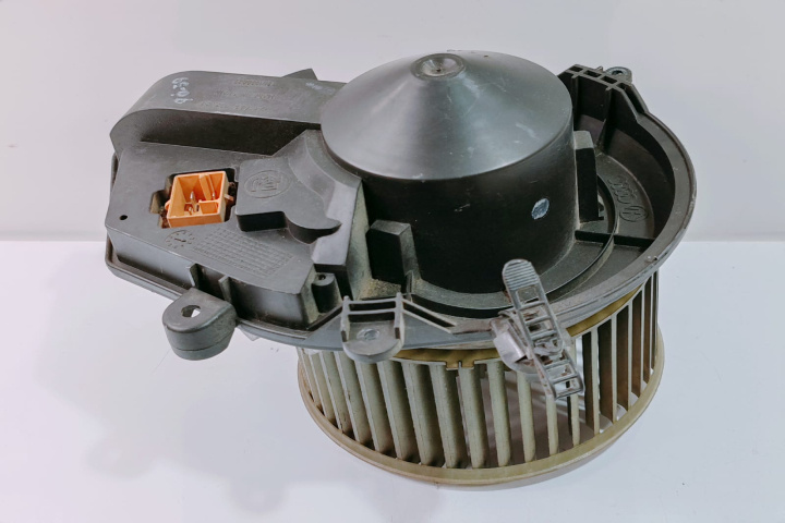 Ventilator Habitaclu / Aeroterma 8D1820021 Audi A4 B5 [facelift] [2000 - 2001]