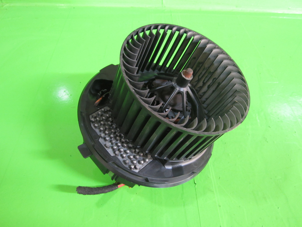 VENTILATOR HABITACLU / AEROTERMA COMPLET CU REZISTENTA VW GOLF 5 PLUS FAB. 2006 - 2009 ⭐⭐⭐⭐⭐