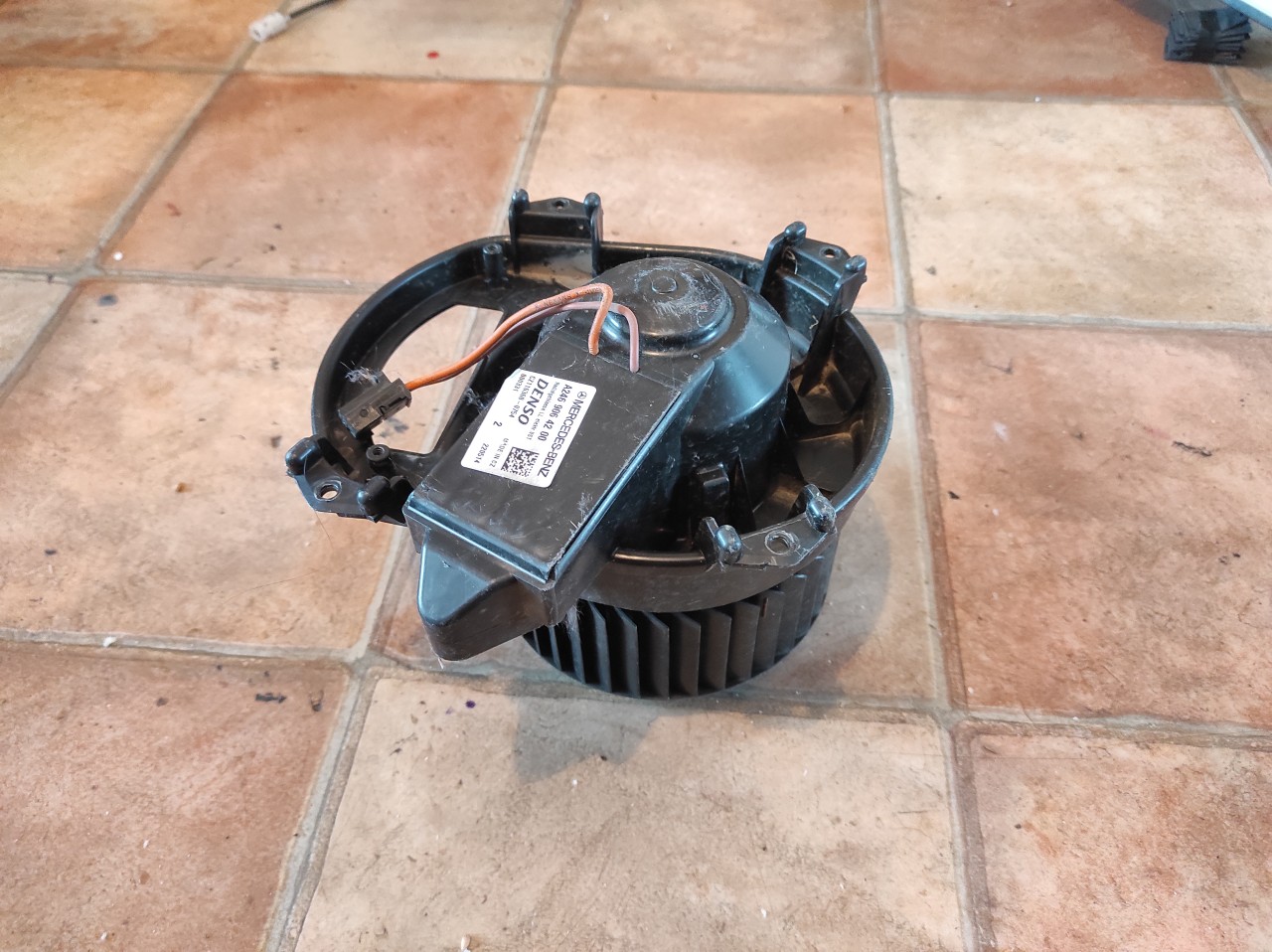 Ventilator habitaclu / aeroterma Mercedes CLA (2014-2019) 180 W246 A-Class W176 cod A2469064200