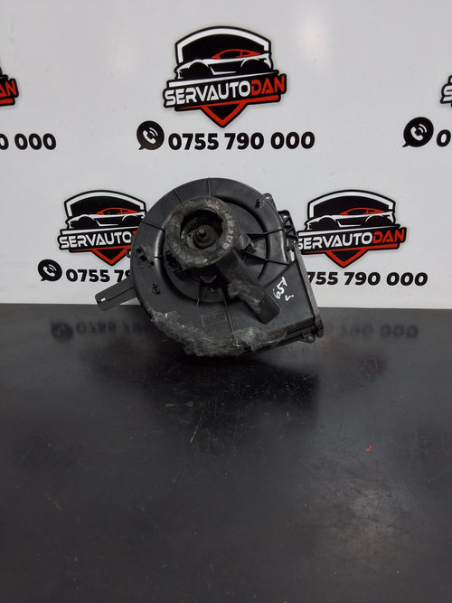 Ventilator habitaclu / aeroterma Skoda Rapid (2012-2017) 1.6 Motorina 2014, Q2819015J
