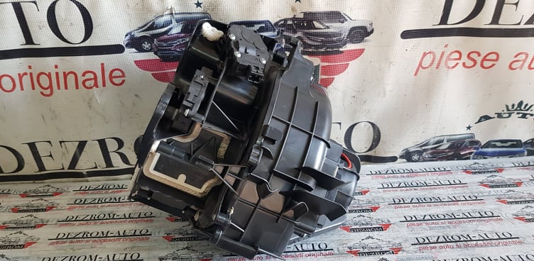Ventilator habitaclu BMW Seria 5 F10 520i N20 cod 4244649