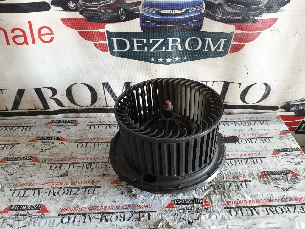 Ventilator habitaclu cu releu Audi A3 8P 1.2 TSI 105cp cod piesa : 1K1820015D