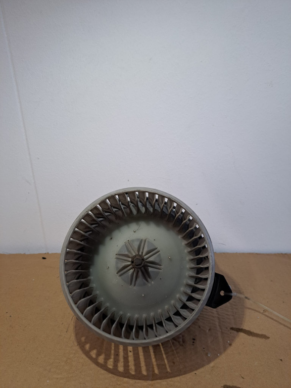 Ventilator Habitaclu Jeep Grand Cherokee 2.7 CRD - COD AY1661000401