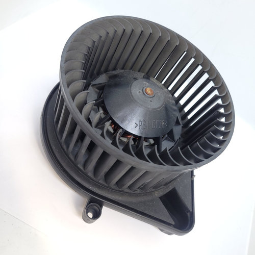Ventilator Habitaclu / Ventilator Aeroterma Audi A4 B7 (8E) 2004-2008 1.8 T Bfb Benzina Fara Modul E...