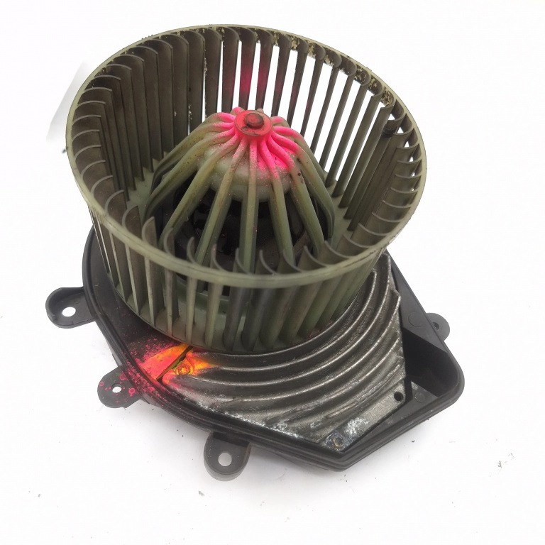 Ventilator Habitaclu / Ventilator Aeroterma Vw Passat B5, B5.5 1996-2005 Cu Modul Electric 740221233F, 8D1820021, 74.022.123.3F Hella
