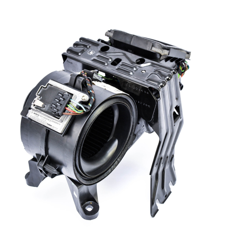 Ventilator Habitaclu / Ventilator Aeroterma Mercedes-Benz Ml / M-Class (W164) 2005-2011 Ml 300 Cdi 4-Matic (164.120) Om 642.940 Motorina Cu Modul Electric Volan Pe Stanga Lhd A1648300008, 2208209210