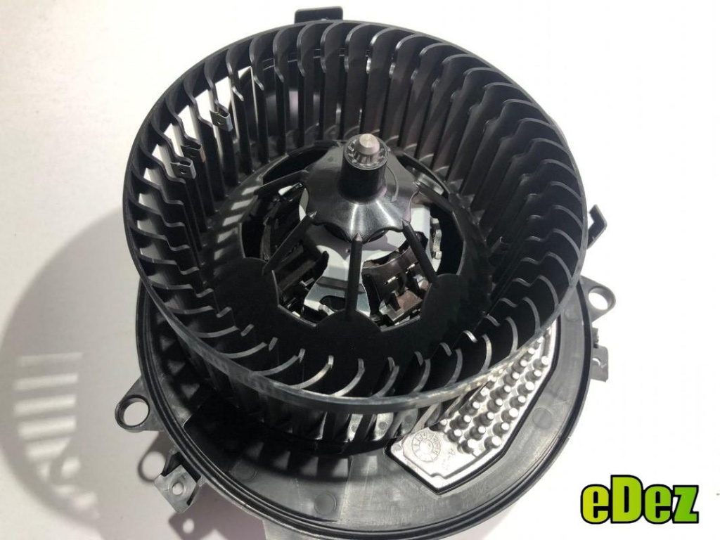 Ventilator habitaclu volan dreapta Volkswagen Passat B8 (2014-2019) 3q2819021a