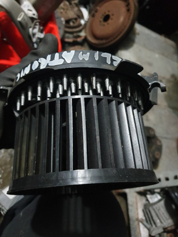 Ventilator Peugeot 307 cu Climatronic