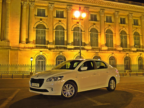 Versus Dacia Logan - Peugeot 301