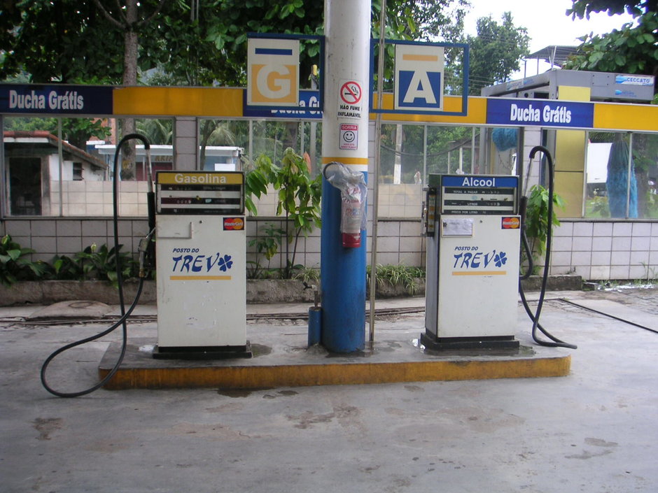 Vesti bune din benzinarii: s-au scumpit carburantii cu 20 de bani/litru