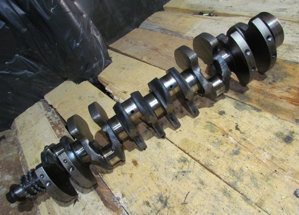 Vibrochen arbore cotit Mercedes W210 E300 / 60324