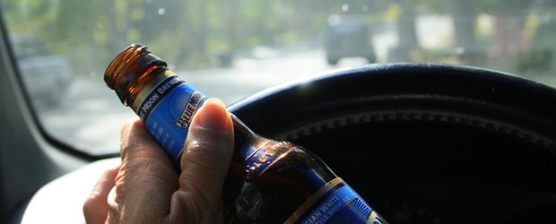 Victor Ponta face cinste cu un pahar de bere: permite consumul de alcool la volan in Codul Rutier