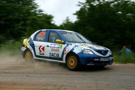 Victorie la Debutanti Cupa Dacia in raliul de casa Victorie la Debutanti Cupa Dacia in raliul de casa