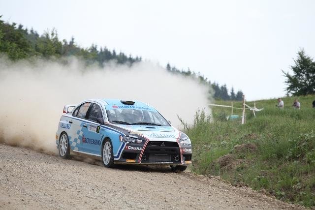 Victorie muncita la Raliul Aradului pentru BCR Leasing Rally Team