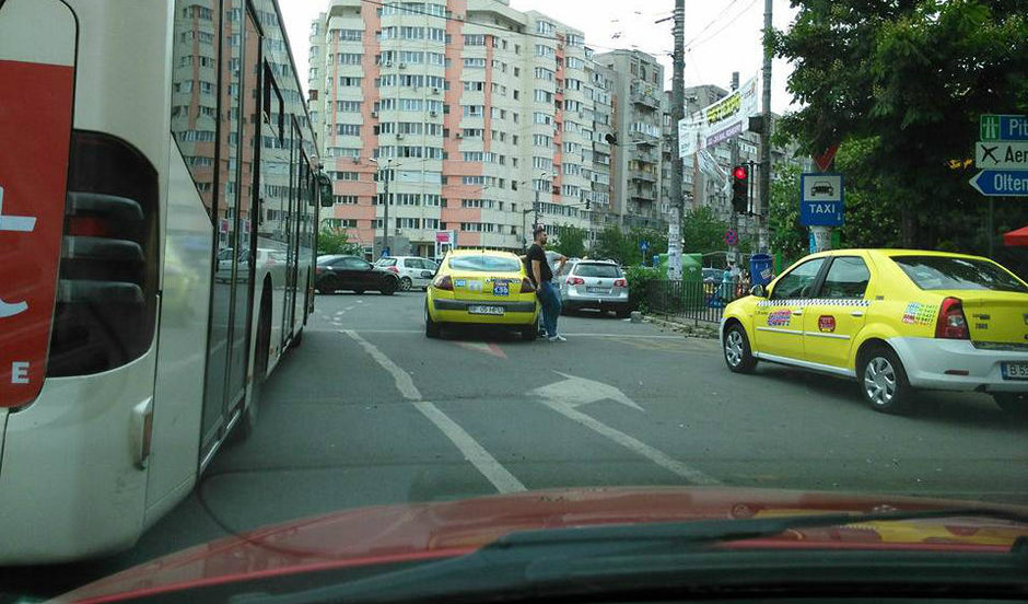 VIDEO: 10 exemple care demonstreaza mitocania taximetristului din Bucuresti