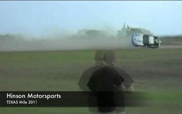 Video: Accident la 370 km/h cu un Corvette. Soferul pleaca acasa pe picioarele lui Video: Accident la 370 km/h cu un Corvette. Soferul pleaca acasa pe picioarele lui