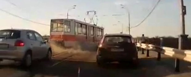 VIDEO amuzant: si tramvaiele fac drift!