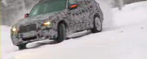 Video: BMW X1 pe zapada