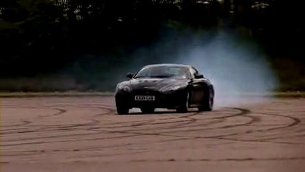 Video: Britanicii testeaza noul Aston Martin V12 Vantage Video: Britanicii testeaza noul Aston Martin V12 Vantage