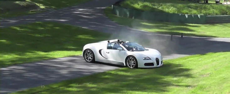 VIDEO: Bugatti Veyron musca din iarba la o coasta din Anglia