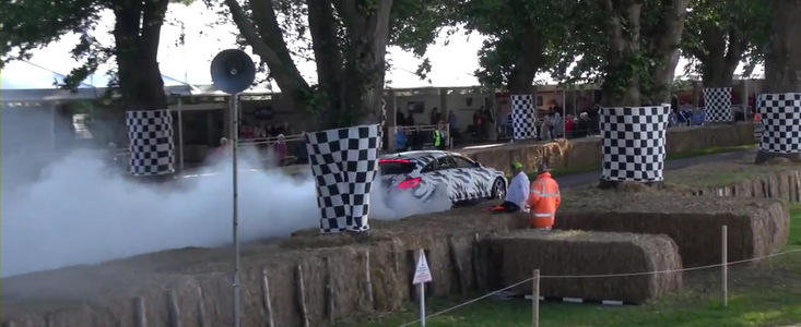 VIDEO: Burnout epic la bordul noului CLS63 AMG Shooting Brake VIDEO: Burnout epic la bordul noului CLS63 AMG Shooting Brake