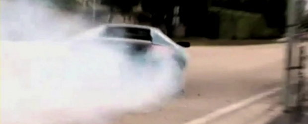 Video: Burnout-ul nu reprezinta nici o problema pentru acest Lamborghini Murcielago