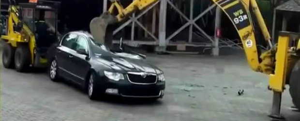 VIDEO: Cat de rezistenta este o Skoda Superb la impact