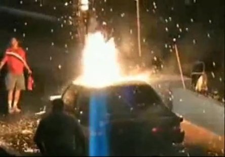VIDEO - Cel mai tare foc de artificii facut de o masina la un drag-race!