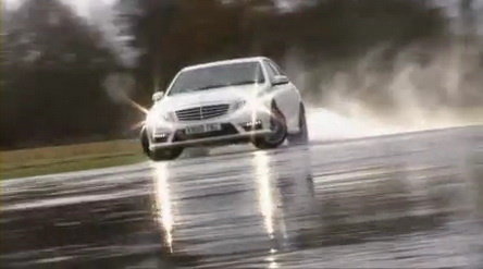 Video: Chris Harris conduce noul E63 AMG Video: Chris Harris conduce noul E63 AMG