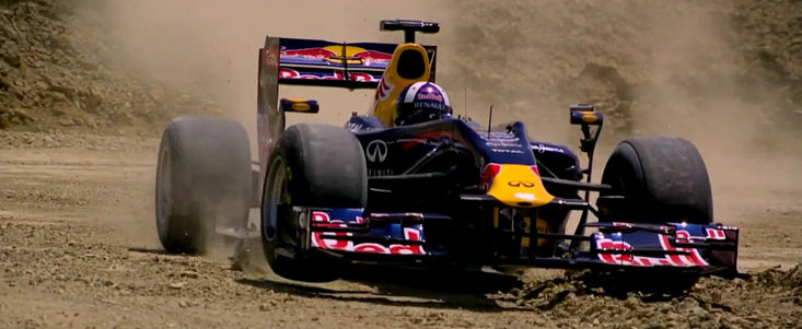 VIDEO: Coulthard ii invata pe americani o lectie pretioasa despre PUTERE... CAI PUTERE VIDEO: Coulthard ii invata pe americani o lectie pretioasa despre PUTERE... CAI PUTERE