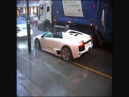 Video: Cu Lamborghini-ul decapotat prin ploaie