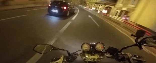 VIDEO cu un accident din Romania: Cand doi prosti se intalnesc la semafor