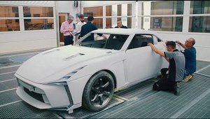 VIDEO: Cum a fost construit cel mai scump Nissan GT-R din toate timpurile doar cu dalta si ciocanul