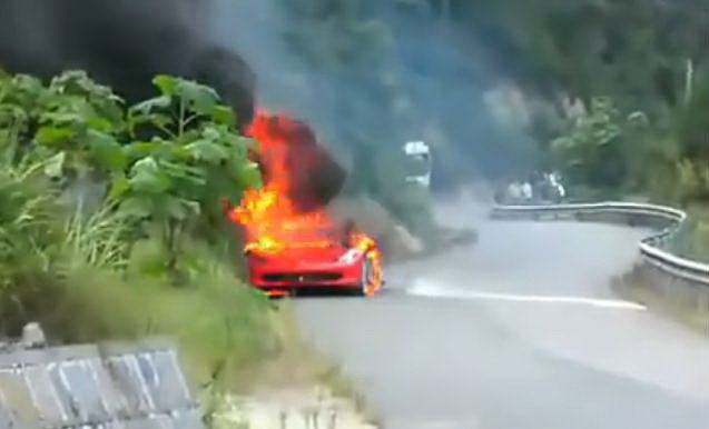 VIDEO: Cum arata un Ferrari 458 Italia in flacari