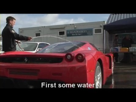 Video: Cum sa nu speli un Ferrari Enzo!