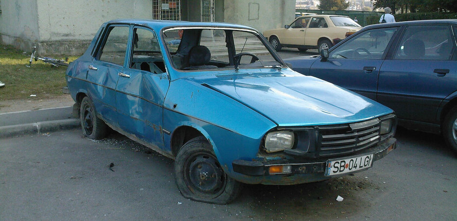 VIDEO: Cum se faceau testele de impact pe vremuri, in Romania, pentru masinile Dacia VIDEO: Cum se faceau testele de impact pe vremuri, in Romania, pentru masinile Dacia