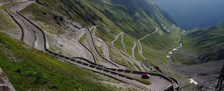 Video de Colectie: Noul Ferrari 458 Spider cucereste Pasul Stelvio