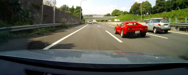 VIDEO din Japonia: Un Ferrari 288 GTO... ramane fara o roata