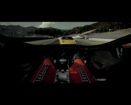 Video: Doua 458 Italia se intrec la Mugello Video: Doua 458 Italia se intrec la Mugello