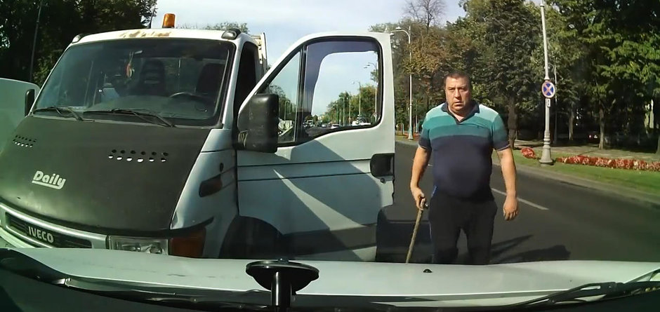 VIDEO: Dragi politisti din Romania: aruncati-i de urgenta la gunoi pe acesti "colegi" VIDEO: Dragi politisti din Romania: aruncati-i de urgenta la gunoi pe acesti "colegi"