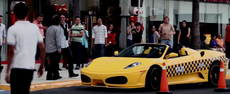 VIDEO: Ferrari F430 Spider si Porsche Panamera, cele mai tari taxiuri din Mexic