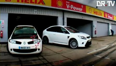 Video: Ford Focus RS vs. Renault Megane R26.R Video: Ford Focus RS vs. Renault Megane R26.R