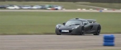 Video: Hennessey Venom GT ia cu asalt circuitul