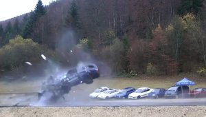 VIDEO INCREDIBIL: Cum arata un accident la 200 km/h