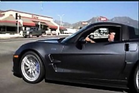 Video: Jay Leno prezinta noul sau Corvette ZR1 Video: Jay Leno prezinta noul sau Corvette ZR1