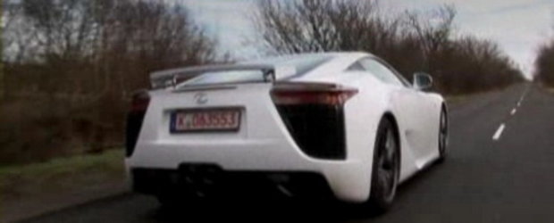 Video: Lexus LFA ia cu asalt strazile din Marea Britanie